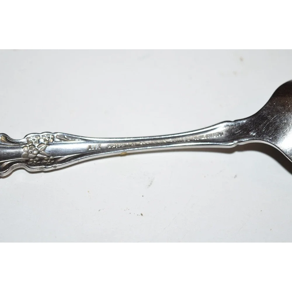Teaspoons Raphael Oneida Distinction Deluxe HH Stainless Lot of 4